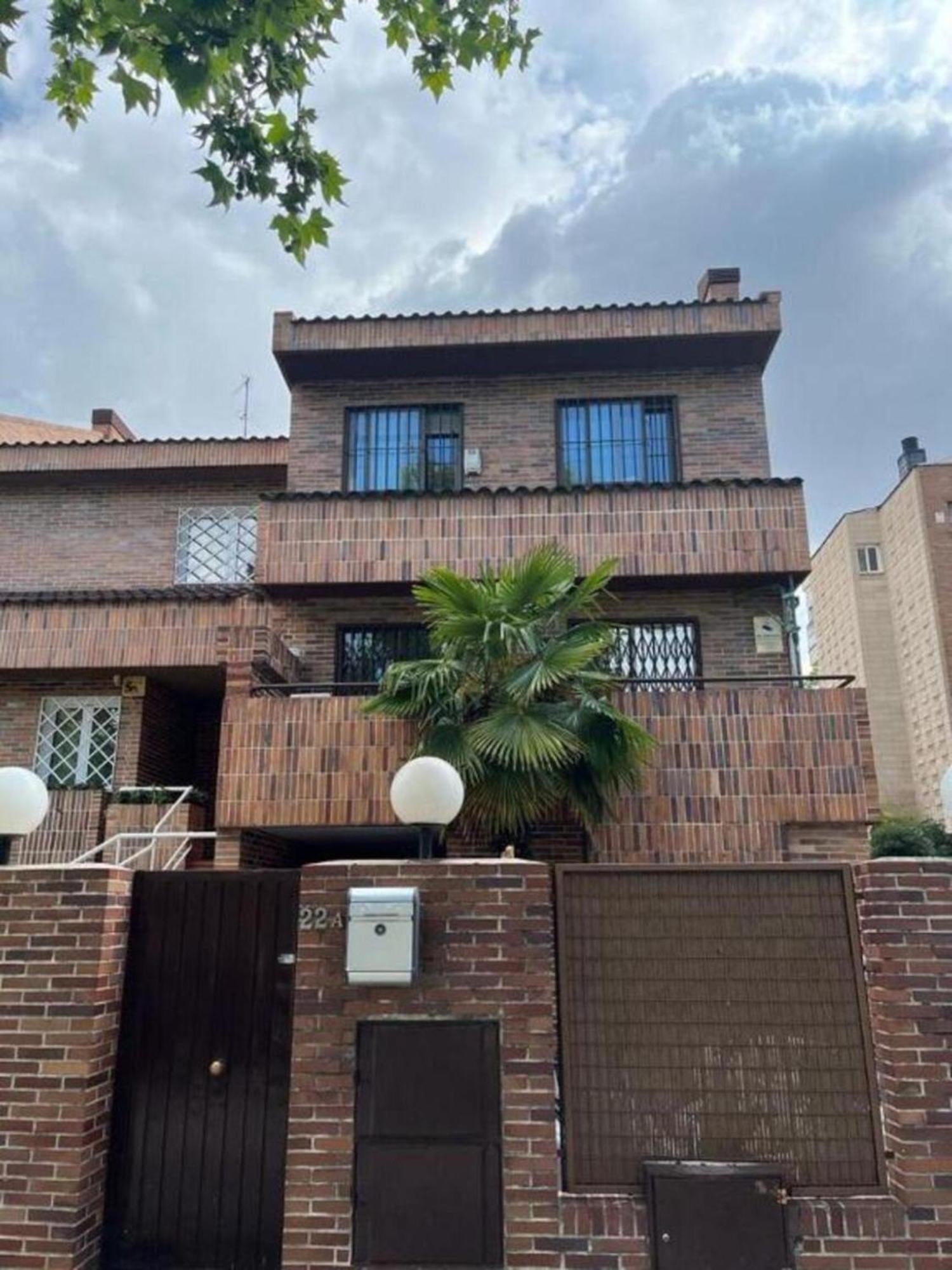 C1 Madrid, Zona Exclusiva Exterior foto